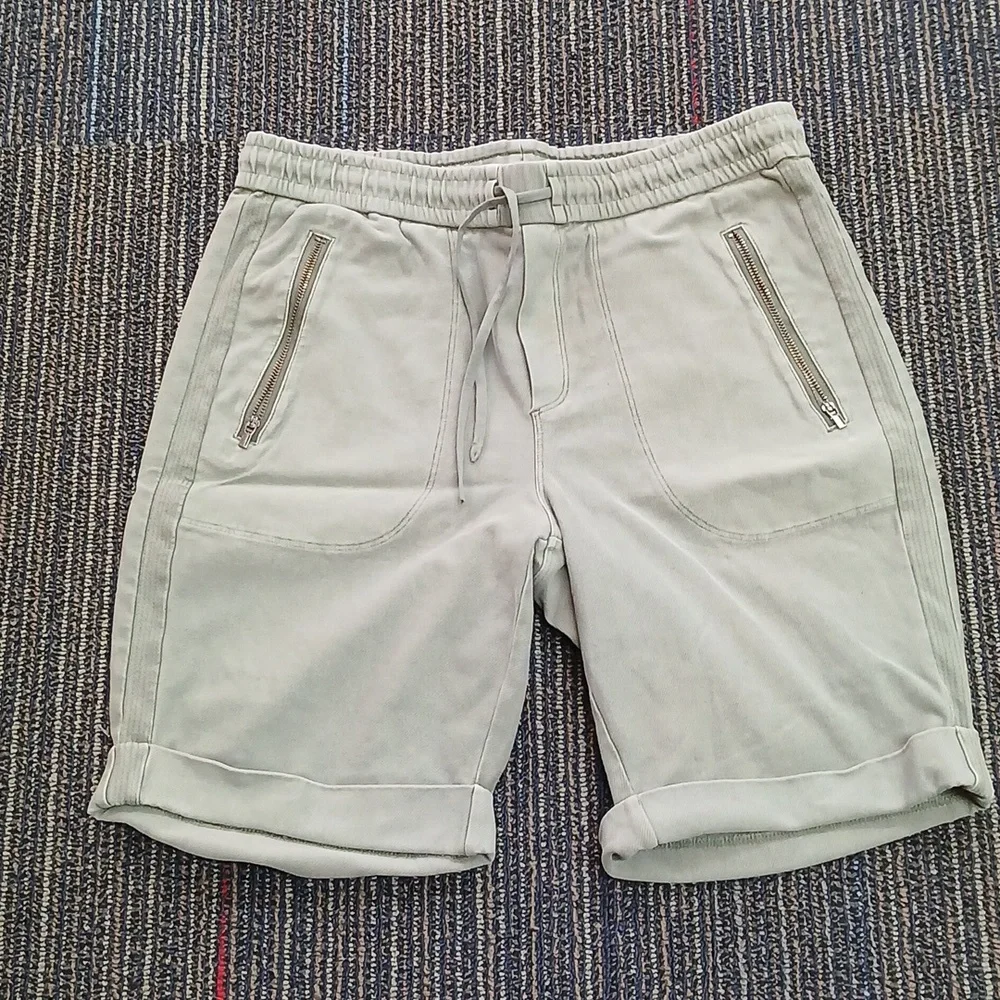 Athleta Farallon Bermuda Shorts 8 Palm Green - Picture 3 of 5